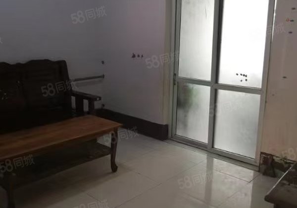诚心出售 中间楼层采光好 购物方便 正南朝向 真实有效