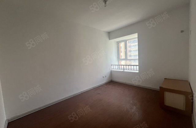 急售！急售！文轩一中 中间好楼层 送车位 双卫 有钥匙