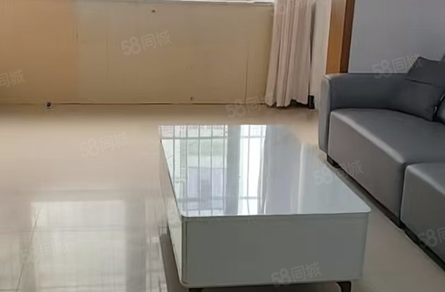 急售可谈香江阳光   区鸿顺花园大3居  2楼带车库固定车位