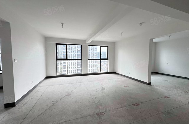 中国铁建青秀澜湾4室2厅138.62㎡325万二手房图片