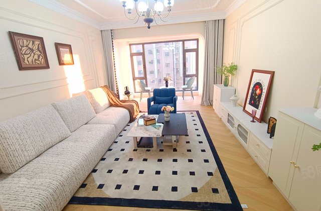 法国小镇2室2厅93.1㎡63万二手房图片