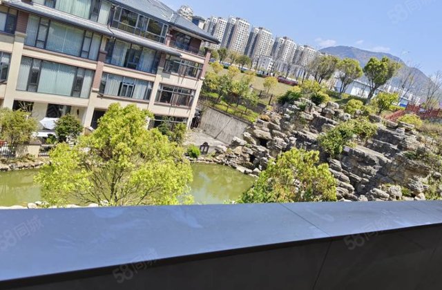 青阳郡小区(别墅)7室3厅266㎡298万二手房图片