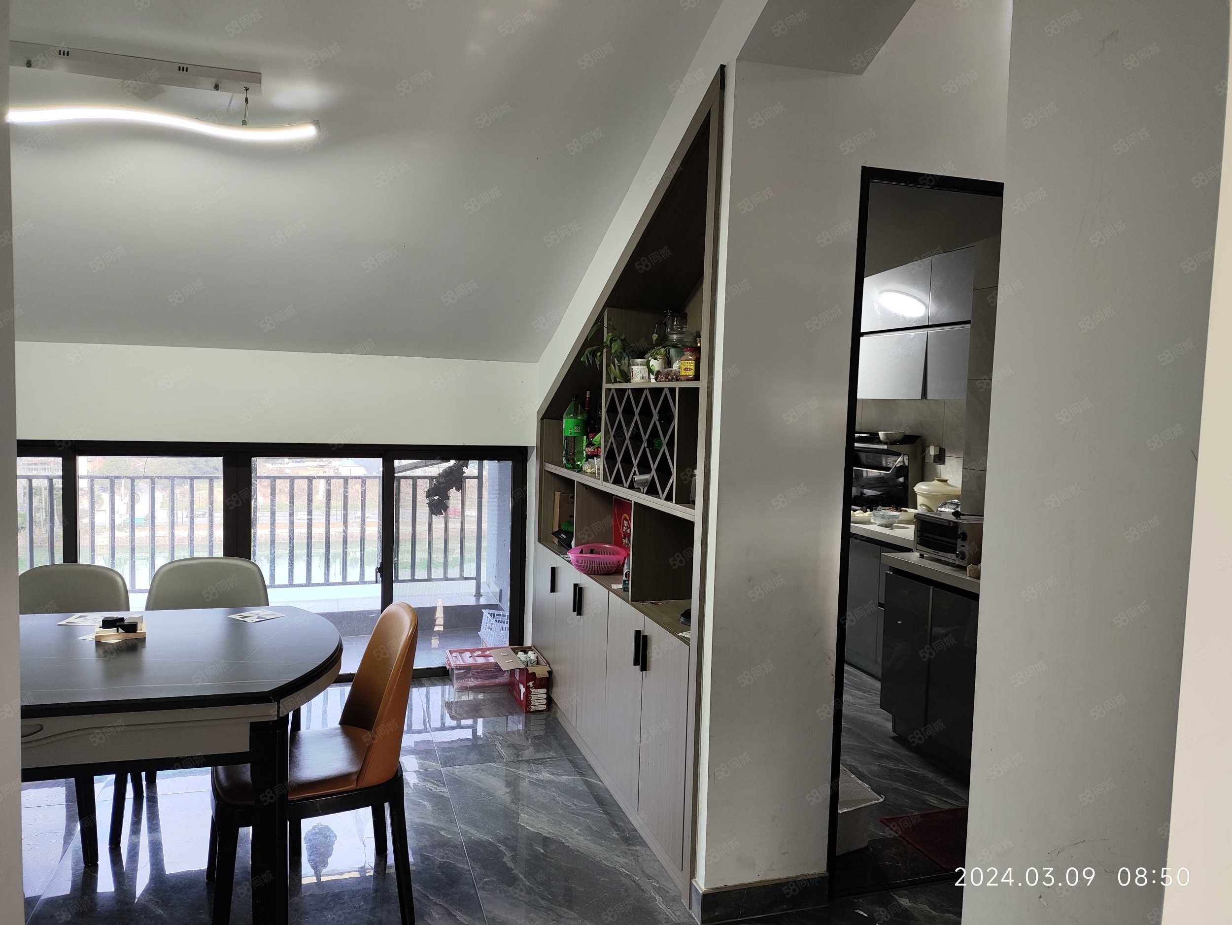 凤凰盛世4室2厅2卫137.5㎡南198万