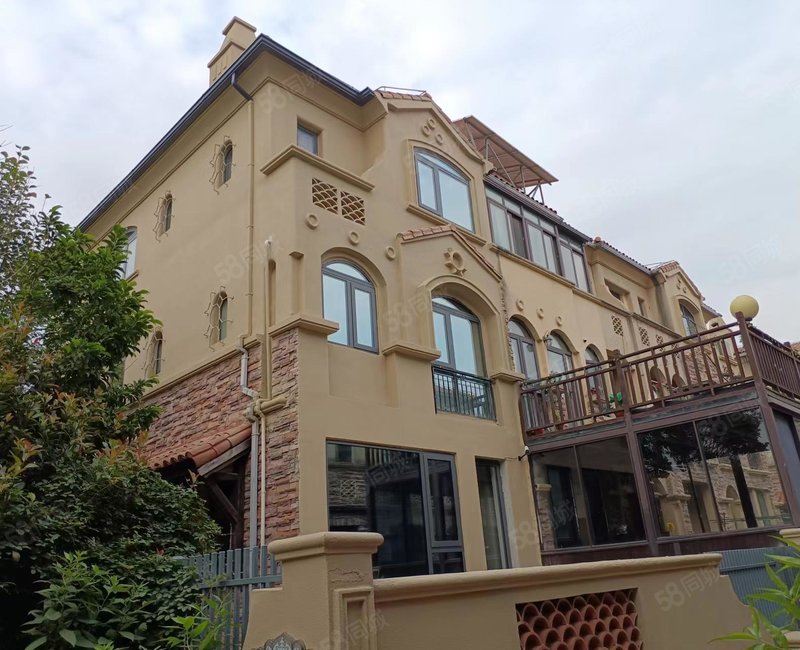 【10图】海湾大学城 联排别墅 前后花园 带地下室 私家车库,奉贤绿地