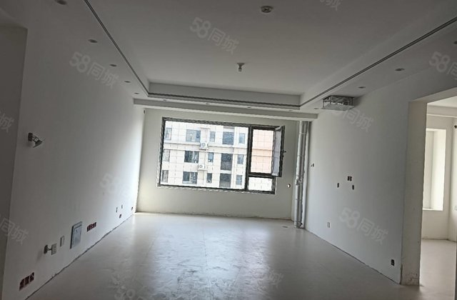 莲湖湾 三室两卫 带车位 新房未住 观景房 96万独梯独户