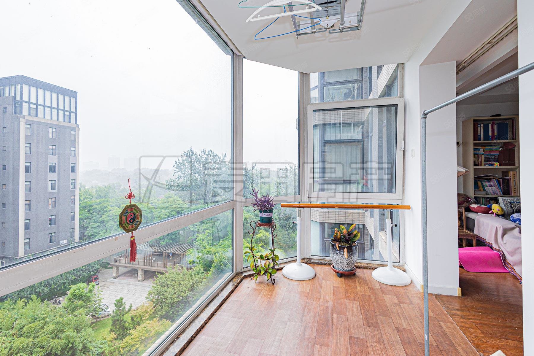 一瓶3室2廳2衛(wèi)188.53㎡南北2650萬