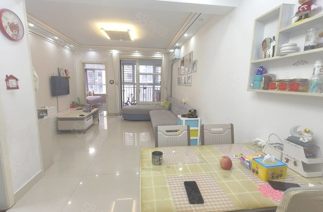 阿卡迪亚四期精装修，两室两厅，拎包入住结婚新房。房东急售