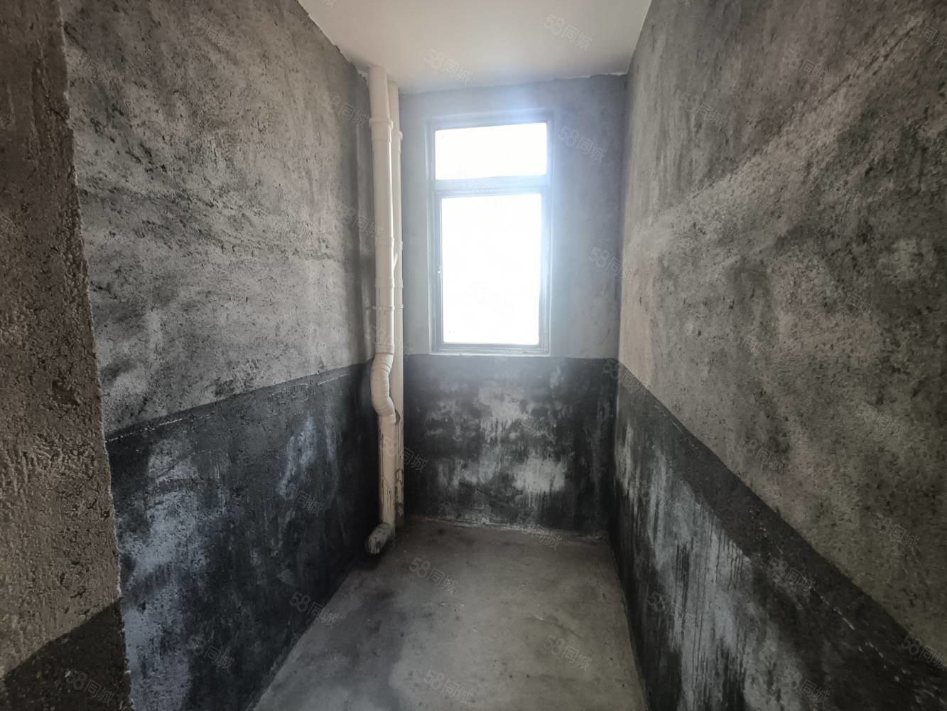 德和领秀广场4室2厅3卫180㎡南北160万