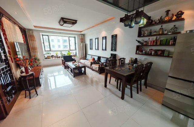 中间好楼层，东边湖湖边，送储藏室，业主急售，中式装修实验文轩