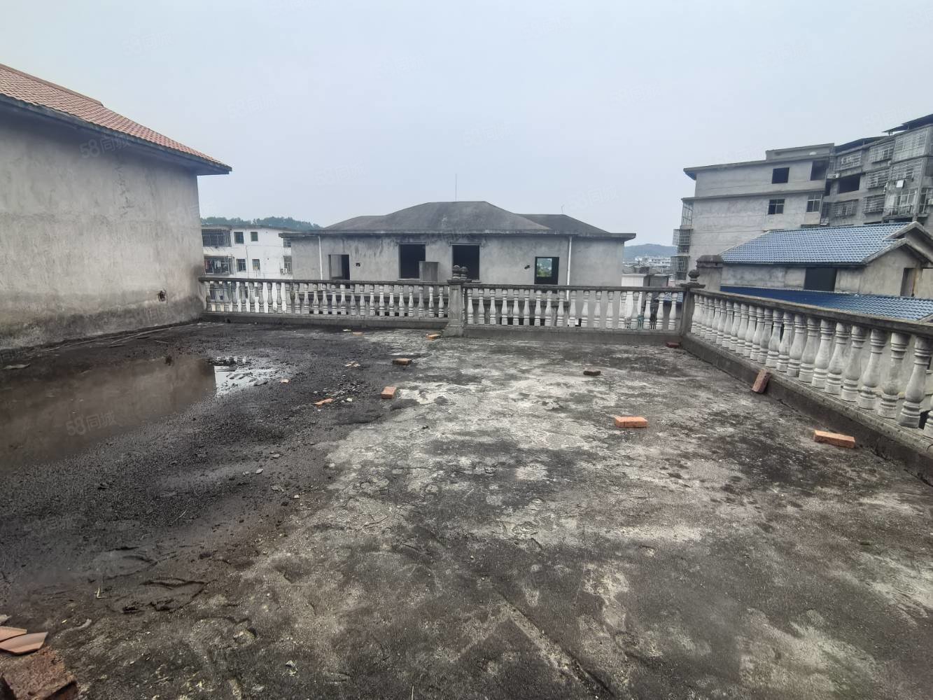 袁山西路别墅8室3厅3卫260㎡南北169万