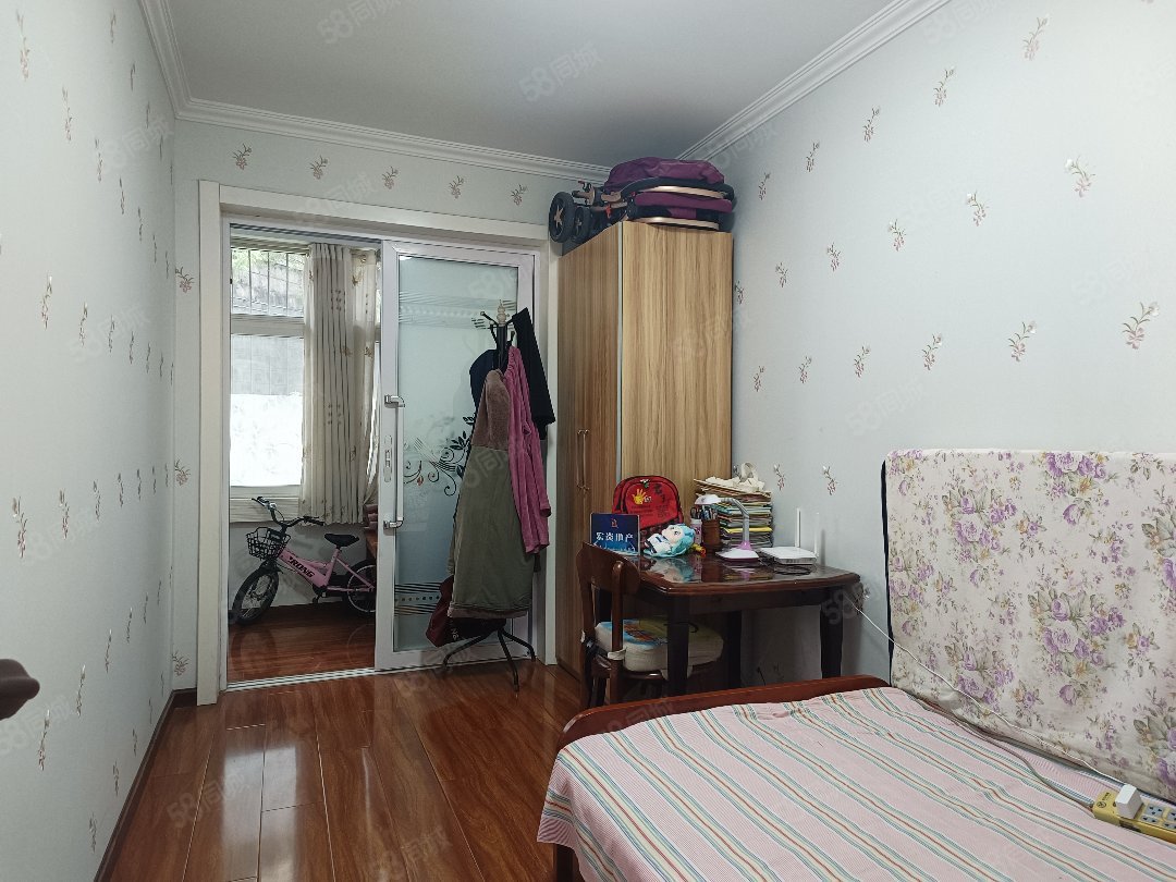 铁兵花园3室2厅1卫95㎡南北48万