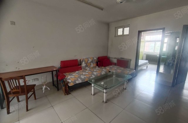 好房 萃苑小区 两室隔三室  三万住房 停车特别方便