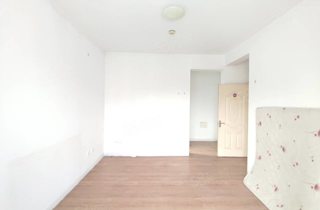 当代国际 东昌丽都 三室边户带车位地下室 免大税 看房方便