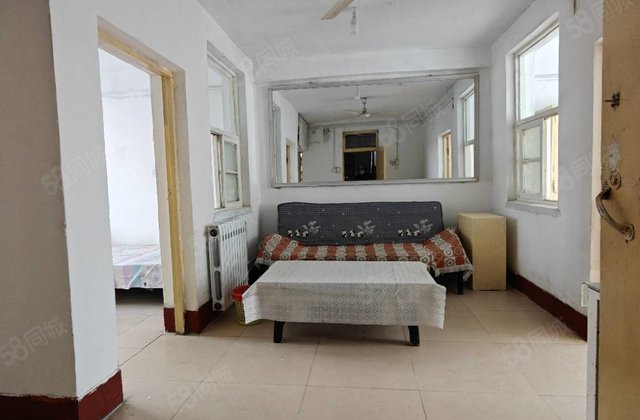 兴华路东昌 国棉厂家属院 三楼 两室随时看房有钥匙