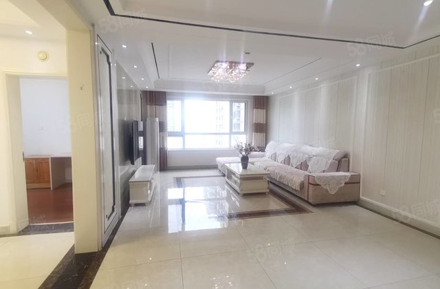 昌润莲城，东边户，观景房，精装送家具家电，急售，送车储