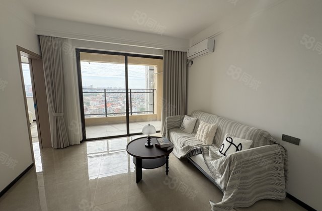 东方花梨湾1室1厅56㎡50万二手房图片