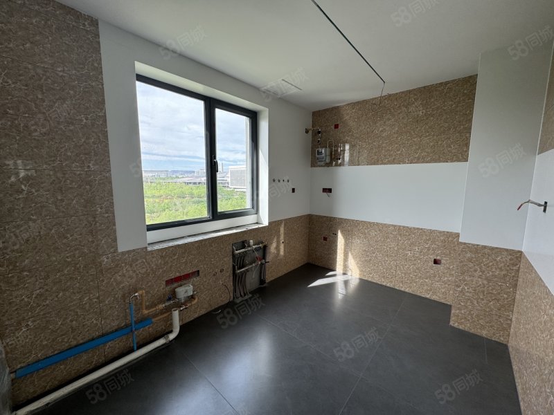 天盛花园,188平米三室两卫,125万硬装完成.