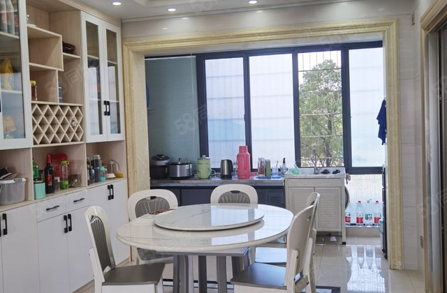 敏捷公园名府5室2厅143.7㎡116万二手房图片