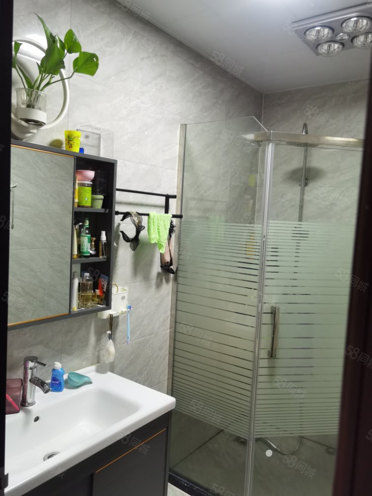 万固誉江南小区3室2厅2卫113.3㎡南160万