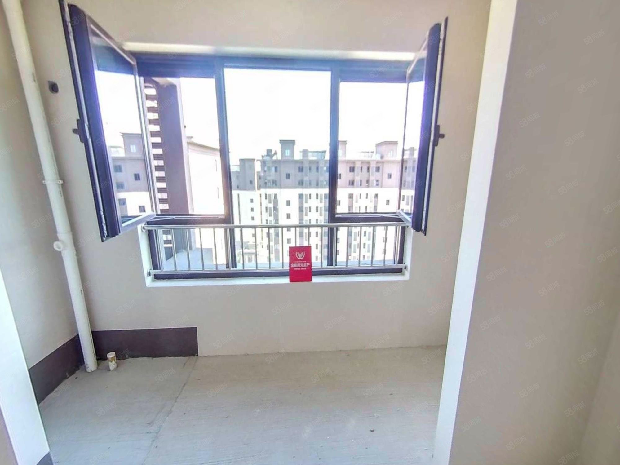 櫻花北街18號(hào)院3室2廳1衛(wèi)94.59㎡南北168萬(wàn)