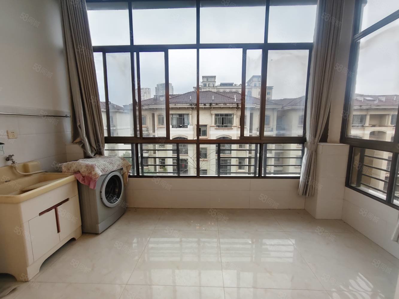 地中海风情7室3厅3卫112㎡南59.8万