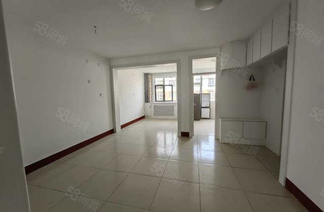 单位家属院三室一厅一厨一卫仅售51万