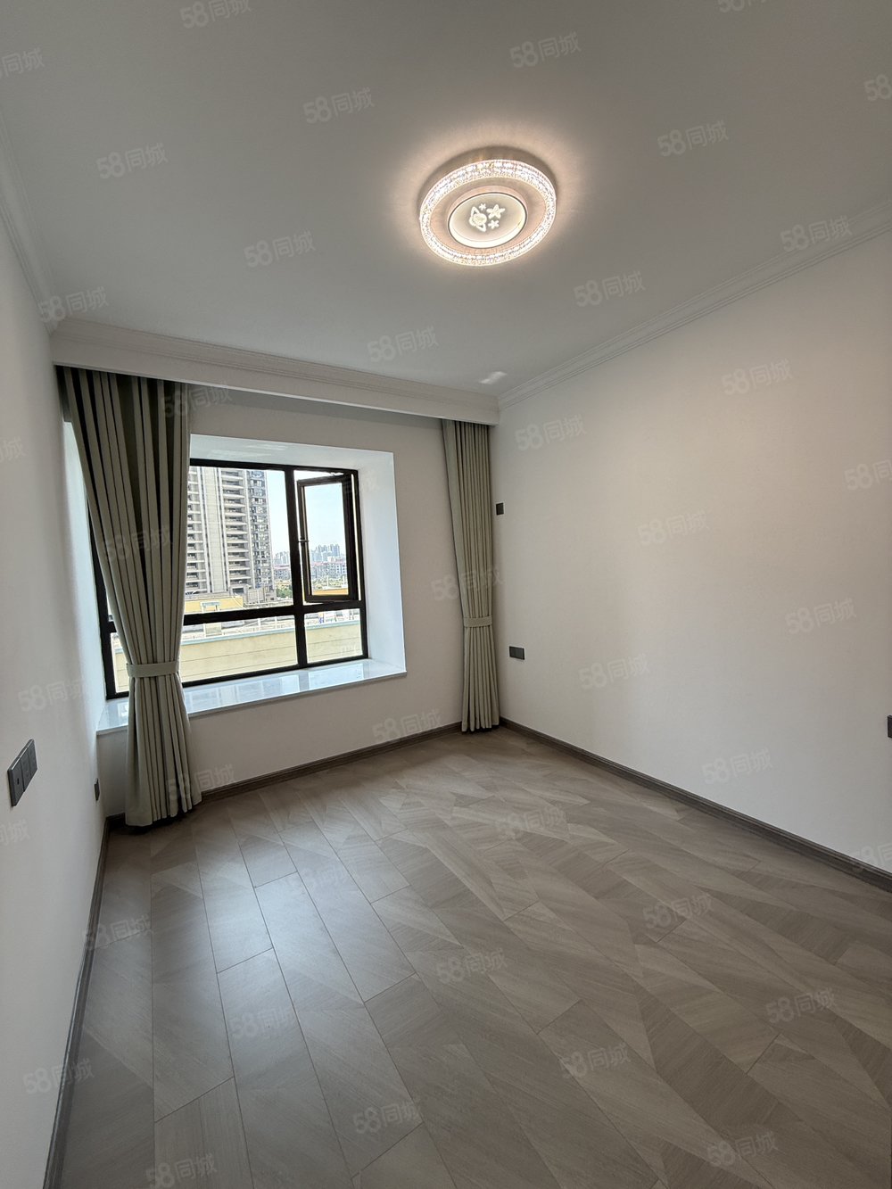 金尊府3室2厅2卫140㎡南北103.8万