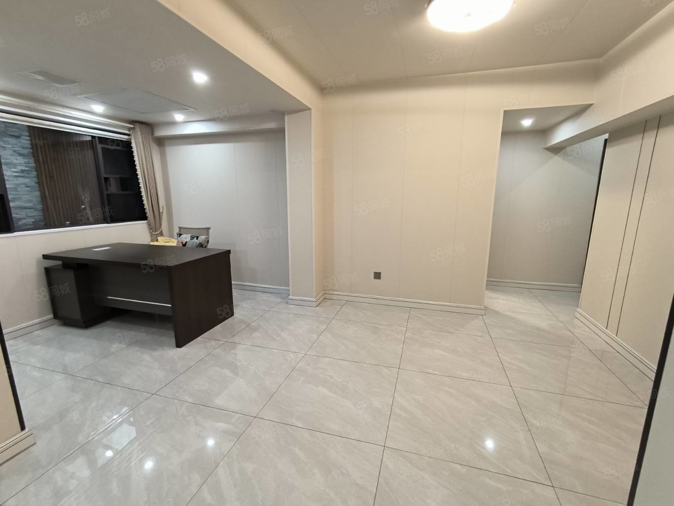 港中旅公元6室2厅3卫230㎡南北196万