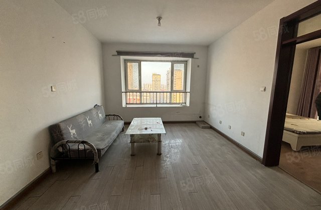 商品房中层！电梯次新东边户！海润公园和馨园丽水名都！急卖可刀