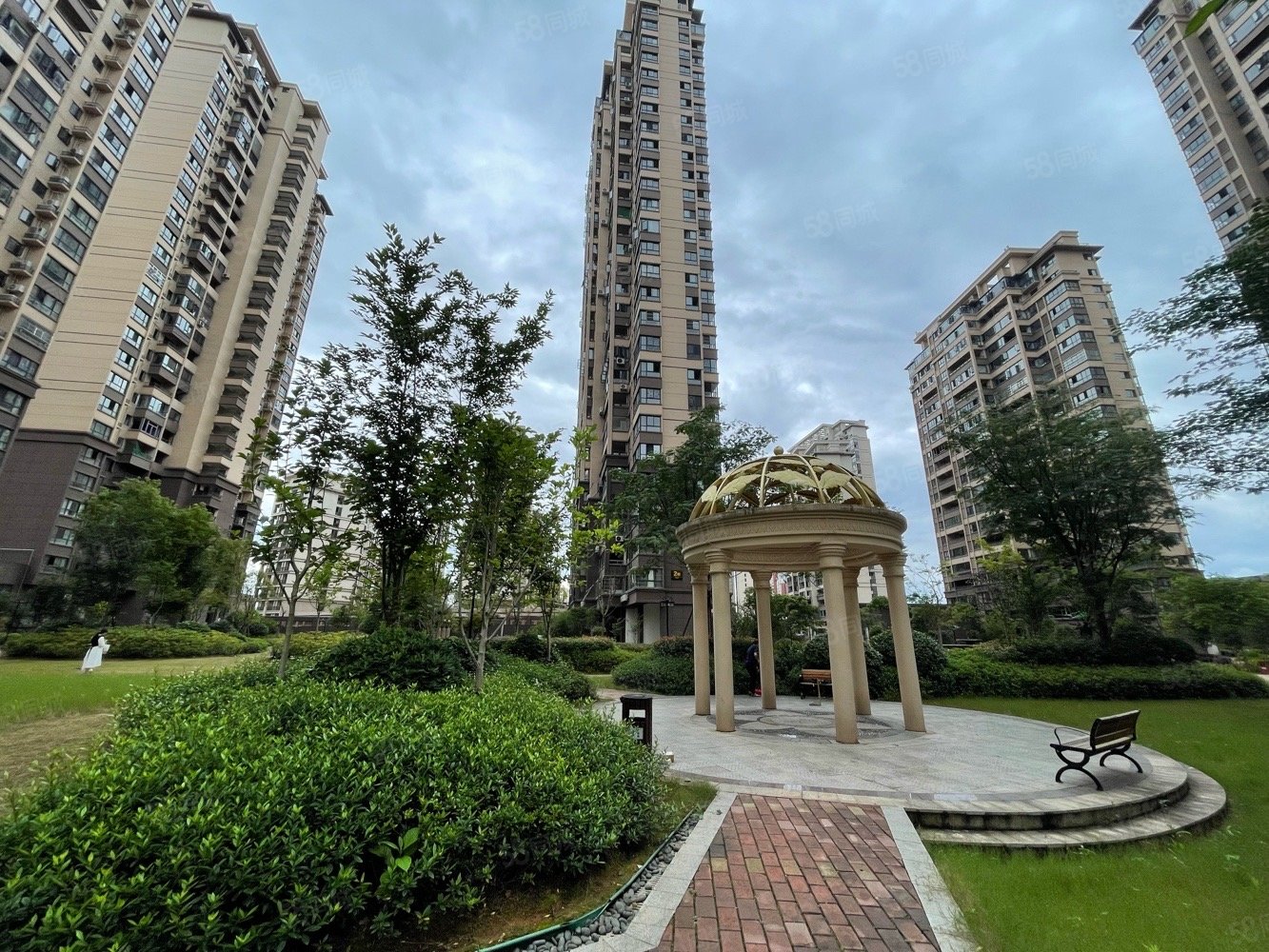 【10图】赣县中心彩虹城二期 四中四小 带产权车位 售价112万,彩虹城