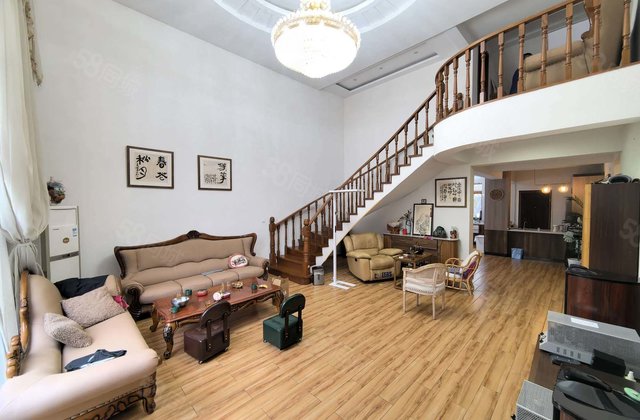 急售！开发区徒骇河旁沁水苑独栋别墅送车库送四周大院子随时看房