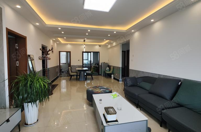 老文轩，东关国际商品房，免大税，边户，四室两厅，