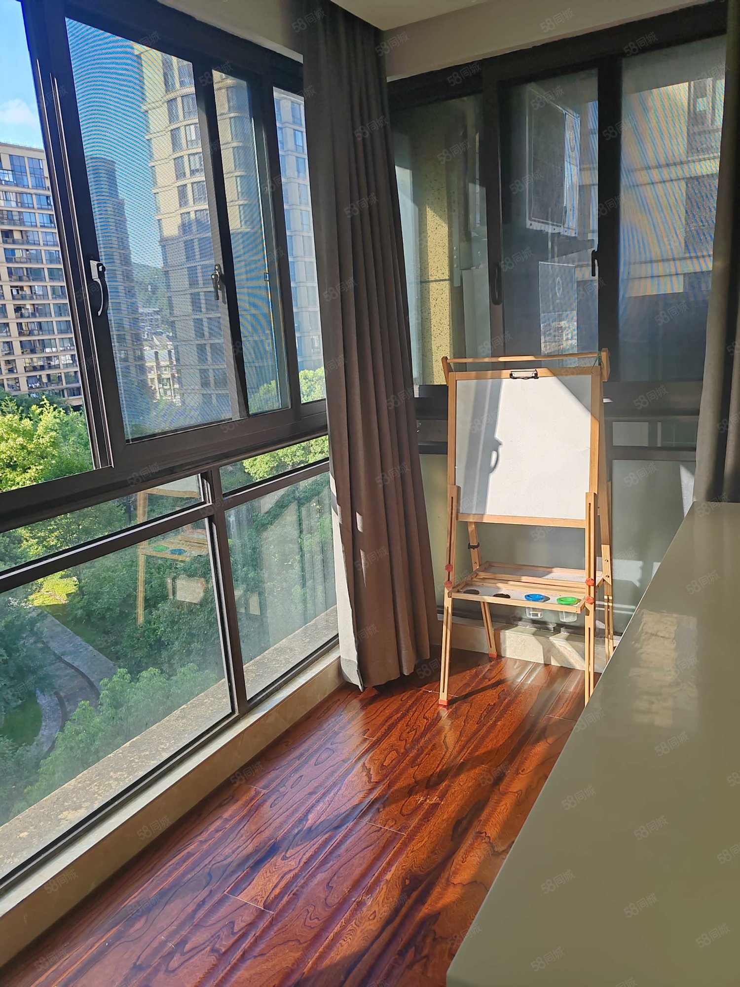 东方广场(开化)4室2厅2卫131㎡南175万