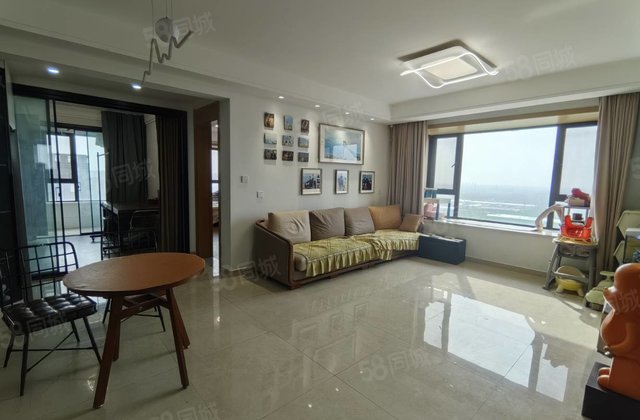 民生高端小区精装3室2厅2卫带车位储藏室。