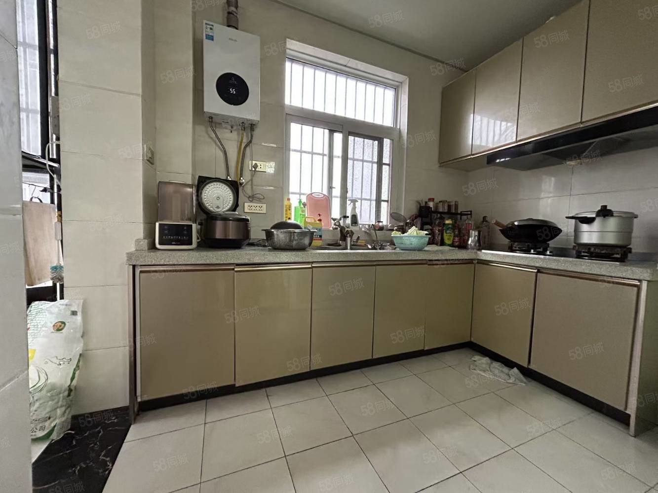 盛世东城4室2厅2卫141㎡南北59.8万