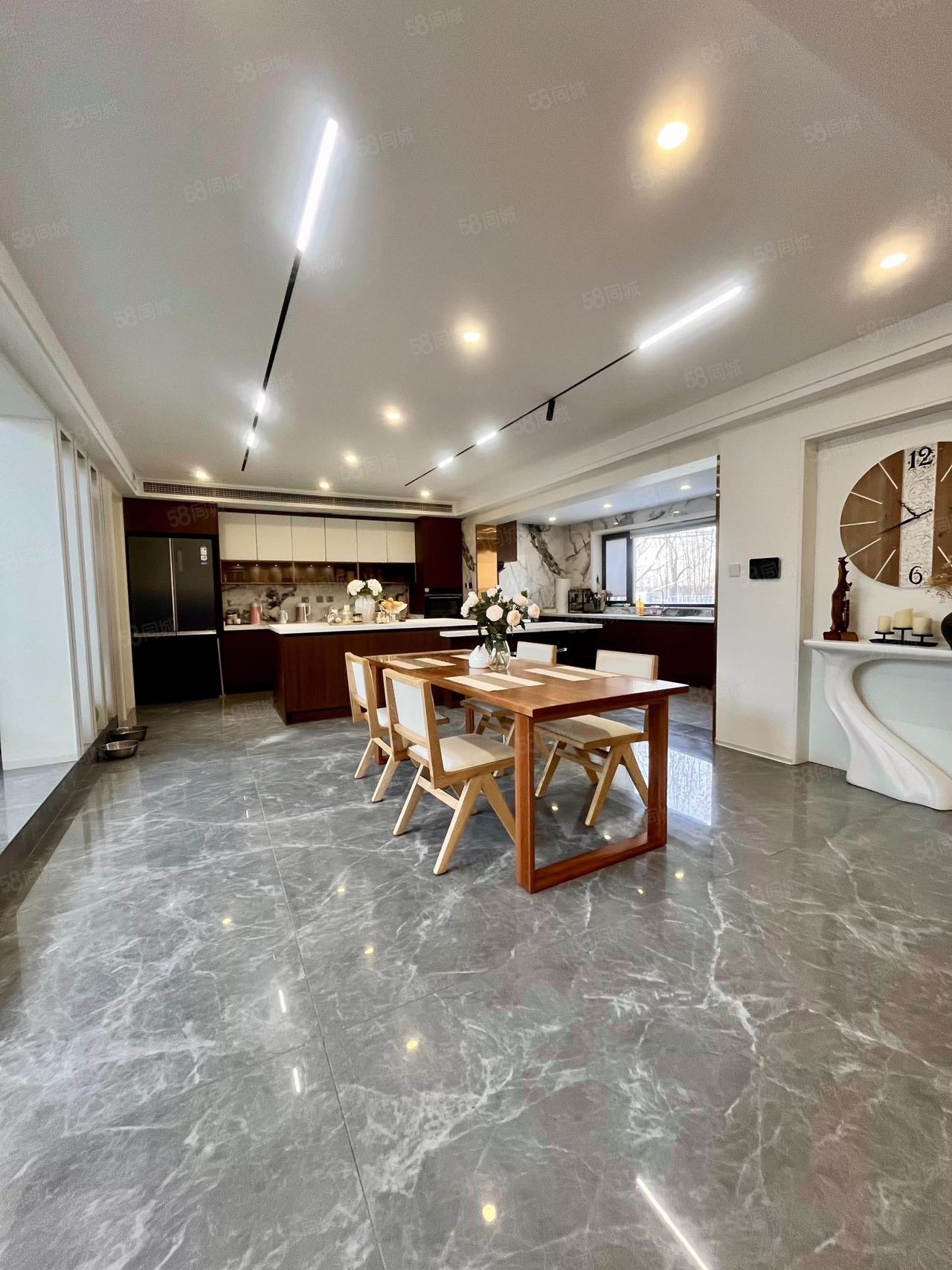 澳景園5室3廳5衛(wèi)486㎡南北2800萬