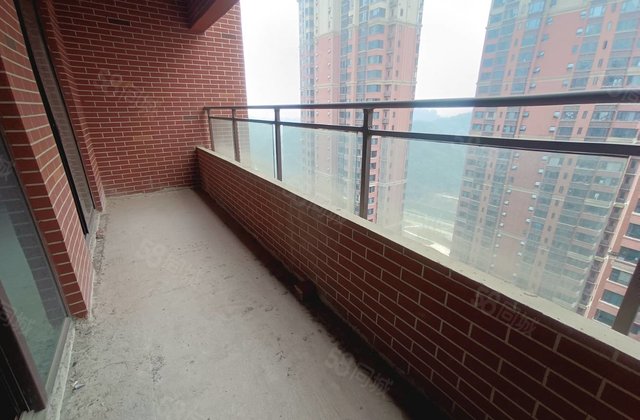 北大资源翡翠公园4室2厅130㎡57.5万二手房图片