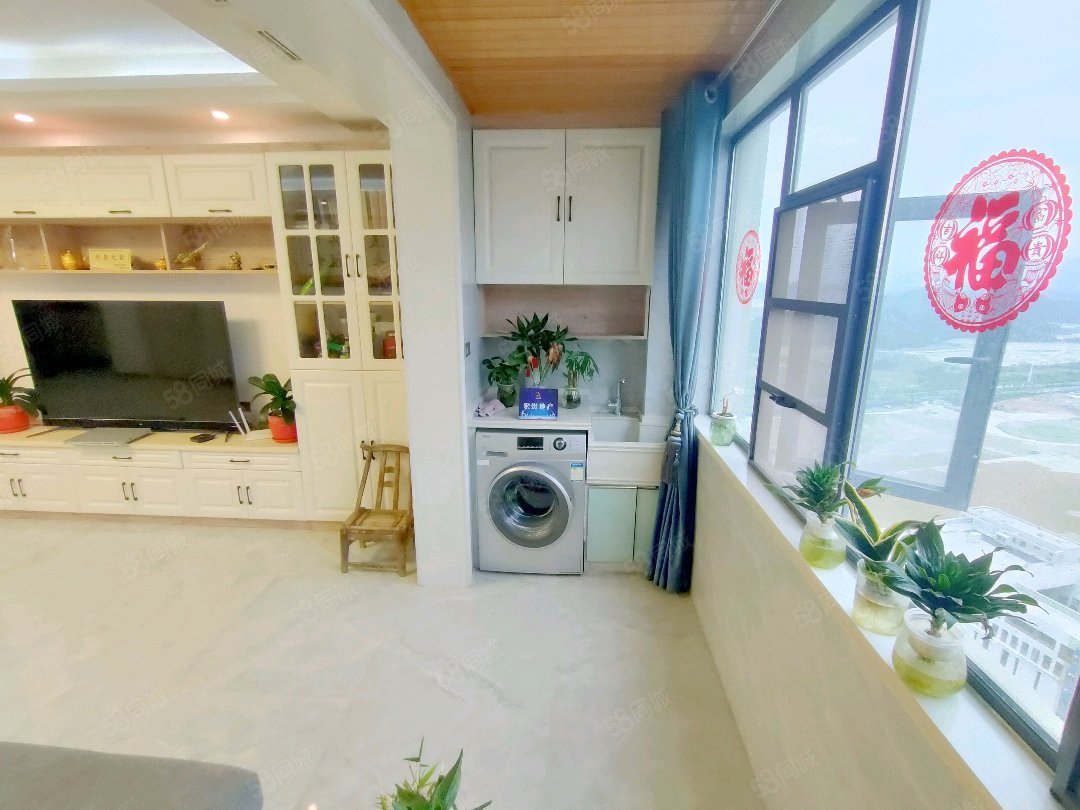 中瑞领航城3室2厅2卫135㎡南北82.8万