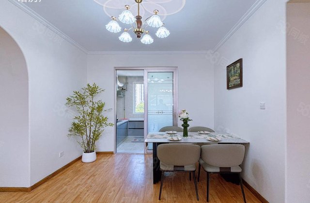 民生凤凰城10号院 小三房 精装可拎包入住 南北通透 商品房