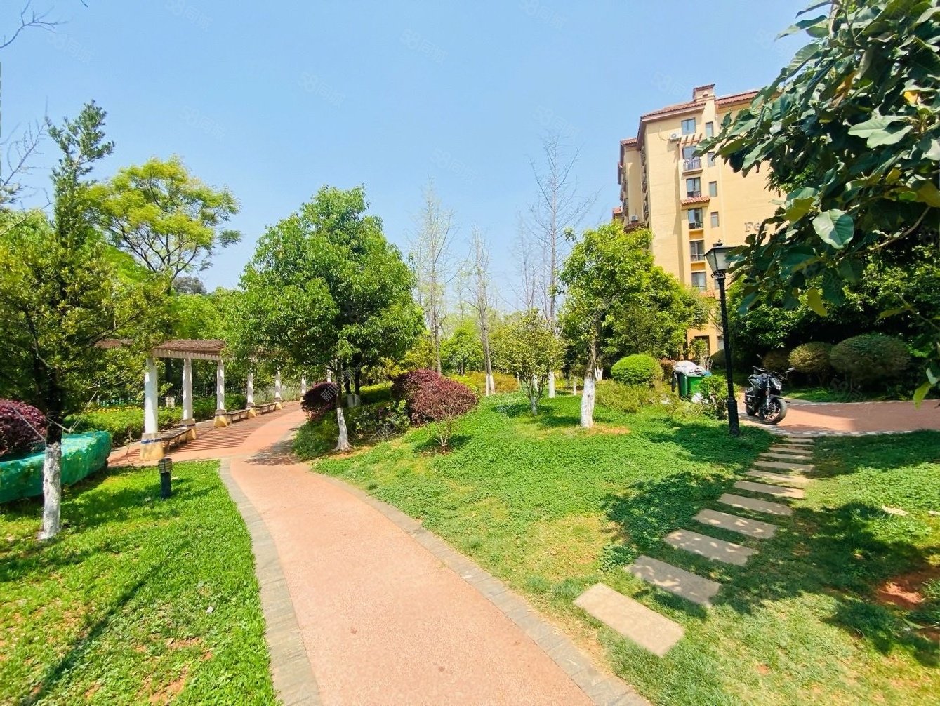 度假区178平南北4房376万好楼层精装万和花园