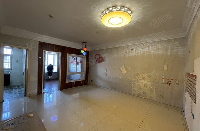 了！实验阳光月亮湾电梯房三室两厅，有储藏室免大税！