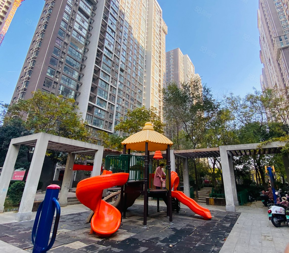 中原福塔旁,二环双地铁口,精装全明户型小两房,急售,美景鸿城(一期鸿