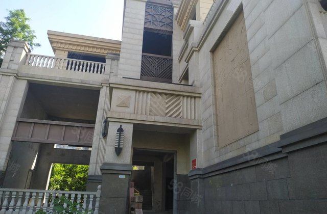 月湖公园广电世界之窗藏珑豪华装修双拼别墅诚意出售