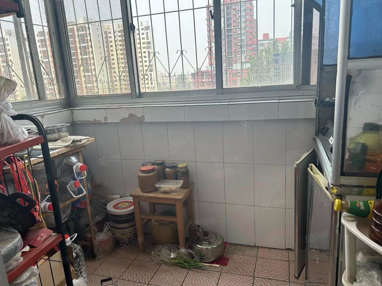 銀河小區(qū)2室1廳1衛(wèi)81.79㎡南38萬(wàn)