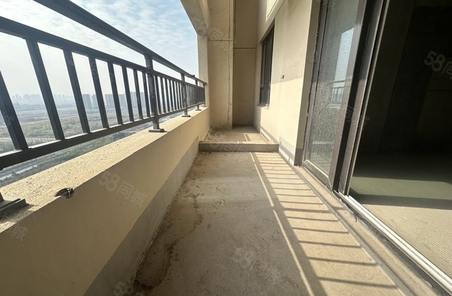 新城玺樾3室2厅128㎡43万二手房图片