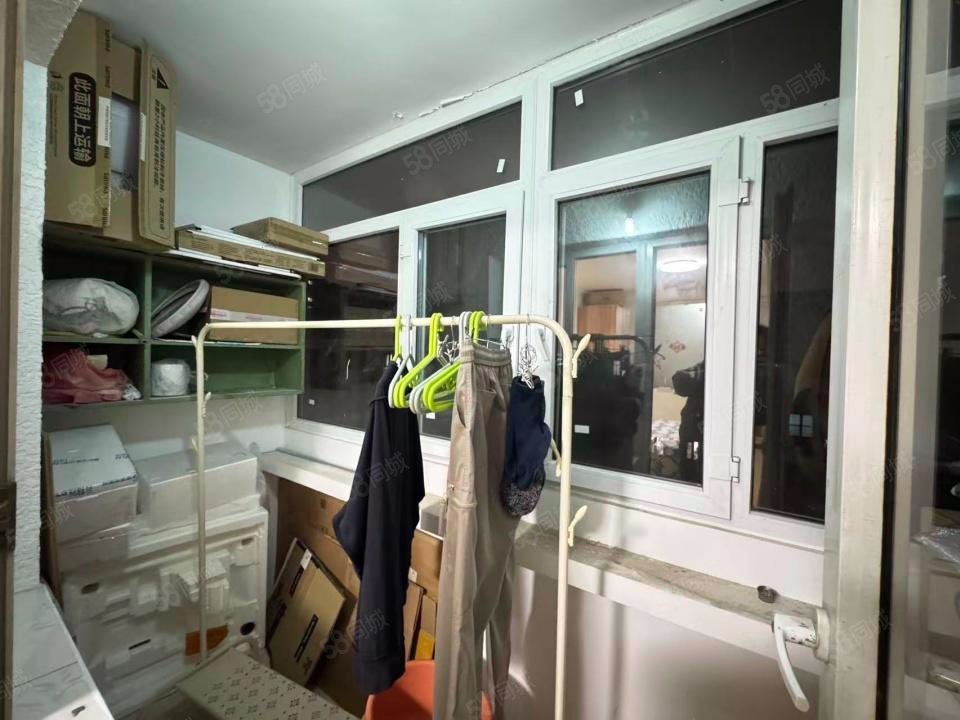 北沙小區(qū)1室1廳1衛(wèi)49.08㎡南248萬