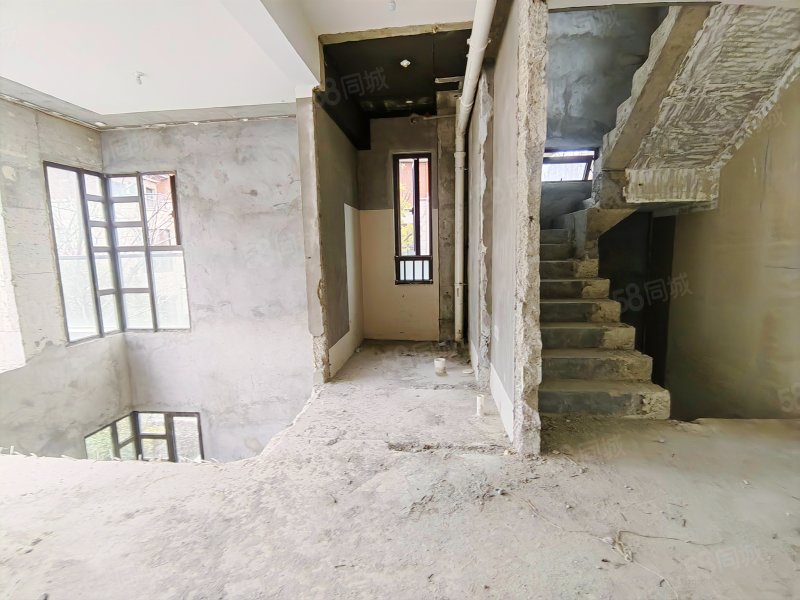 急售随时看房约谈万悦花园联排别墅边套土建已做