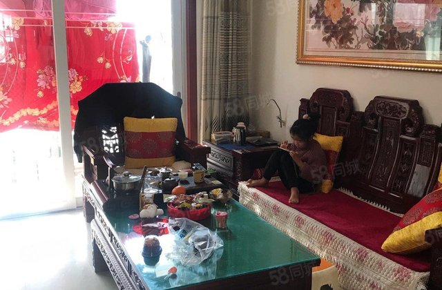 中通领郡城精装修 多层洋房 半地上一楼 采光好 证过2年