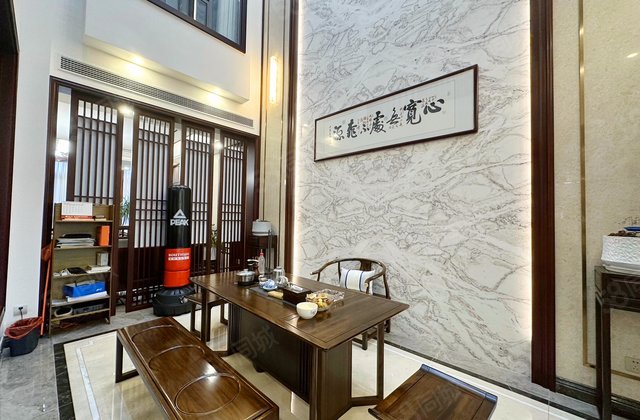 中粮北纬28度6室2厅298㎡580万二手房图片