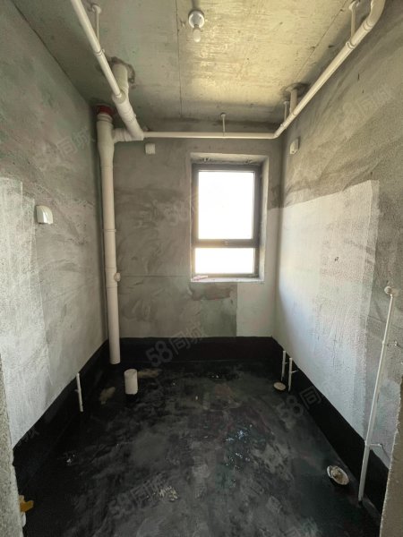 直隶新城文苑3室2厅2卫136㎡南北149万